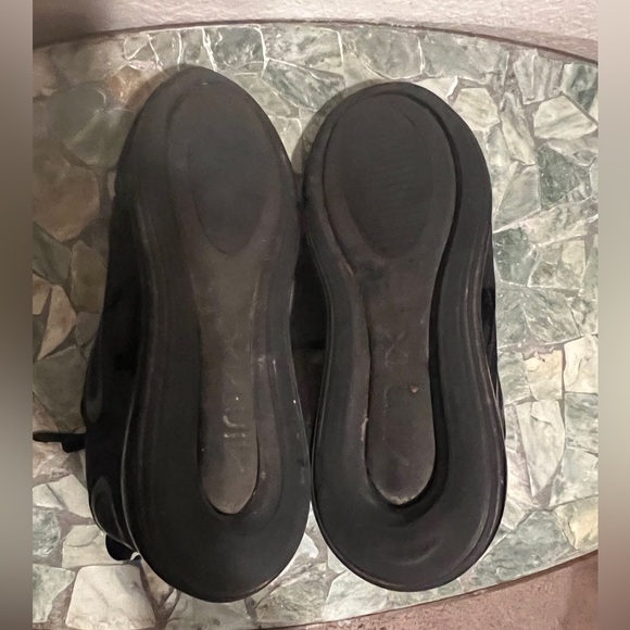 🔥NIKE AIR MAX 720 'TOTAL ECLIPSE' RARE - Picture 8 of 10